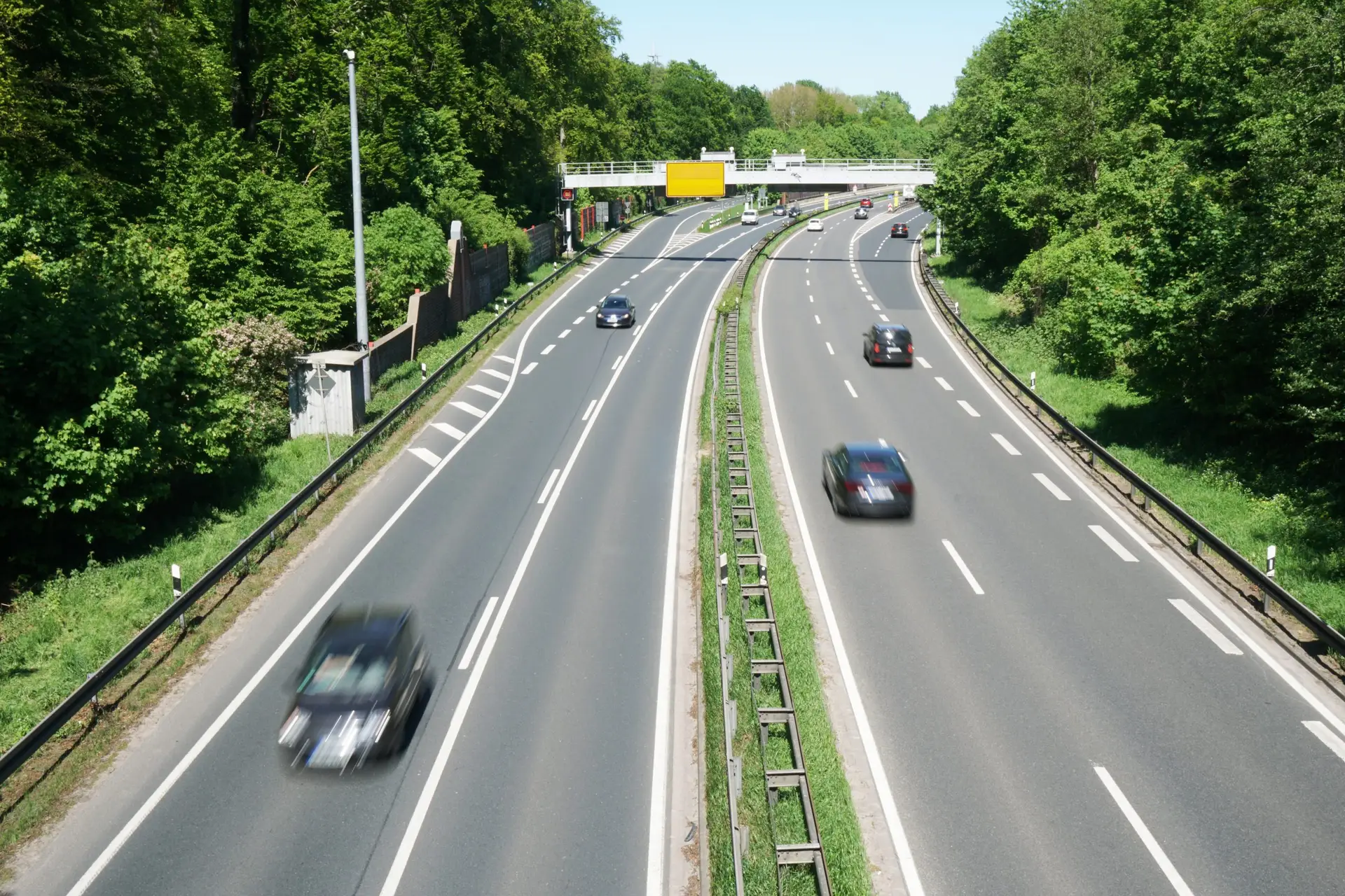 pista-de-carros-viagem-com-tag